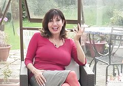 Women who wear pants in closing the crotch black pirn